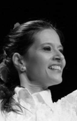 home_raies_about_deborah1